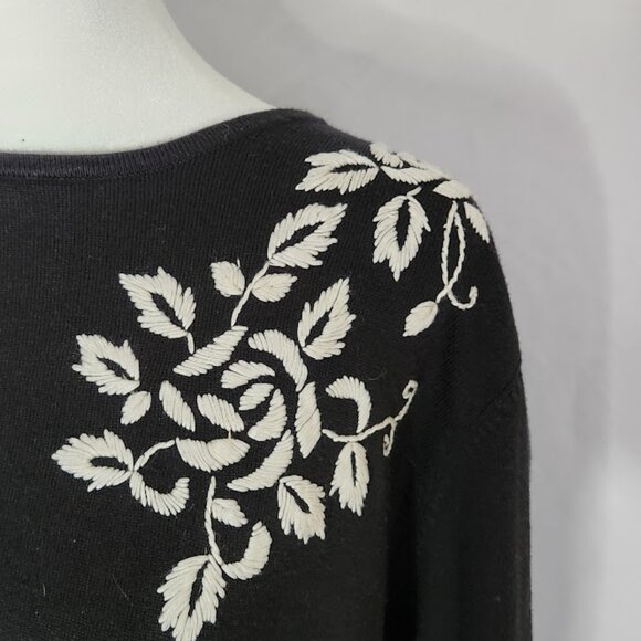 Lane Bryant Embroidered Black Sweater, Size 22/24 - Picture 9 of 10